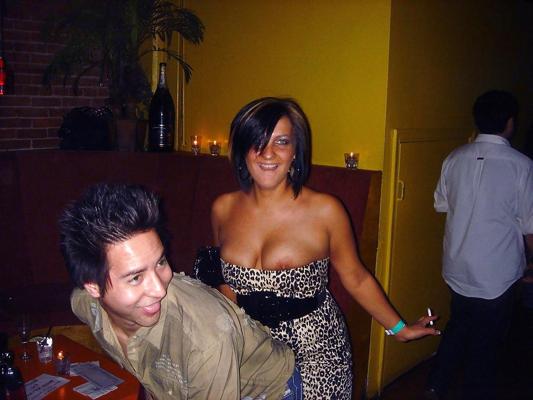 19P Oops....downblouse in public