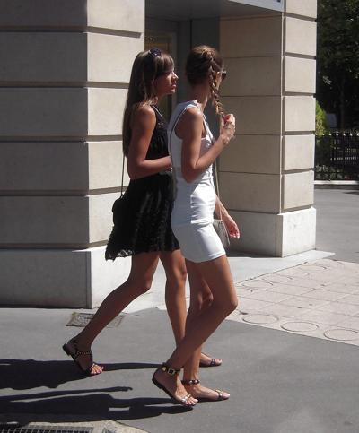 25P Voyeur Paris pieds et cul