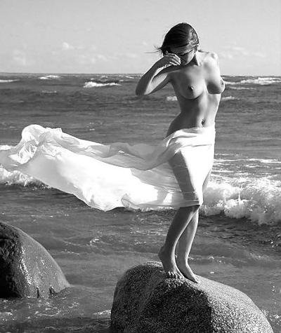 25P Erotic Beach Babes - Session 1