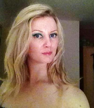 12P Dirty blonde babe