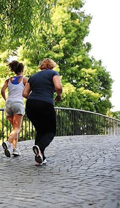 12P Spy jogging romanian