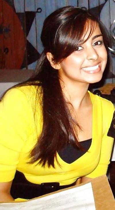 11P Indische Amateur-Ankita-Self-Shot-Bilder