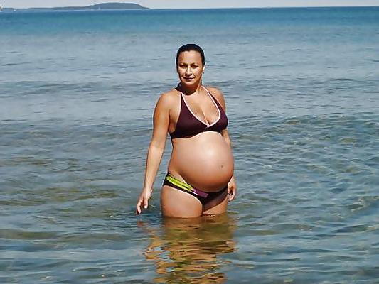 20P Pregnant and bikini 1.