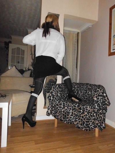 11P Black and white outfit