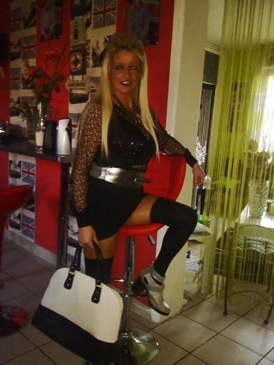 20P Djamila milf beurette arab