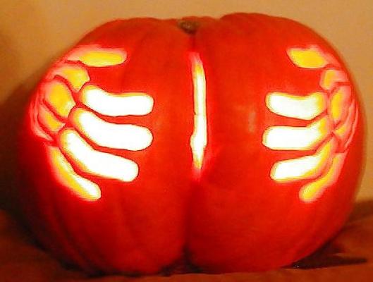 25P Halloween fun with pumpkins, jack-o-lanterns etc.