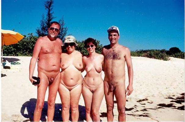 20P Naked couple 34.