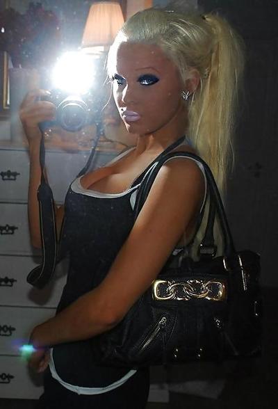4P I AM YOUR MISTRESS DARLING SATANICBARBIEDOLL IS HERE