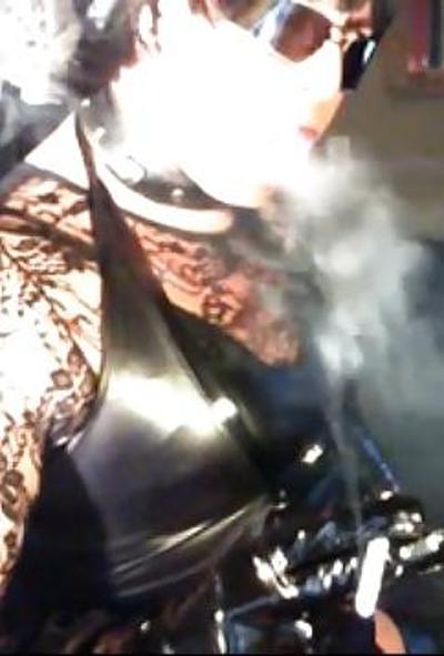 9P Smoking whore 03 14