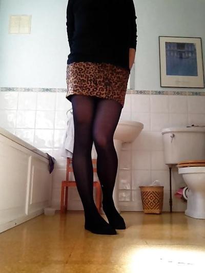 8P Slut trying to look classy