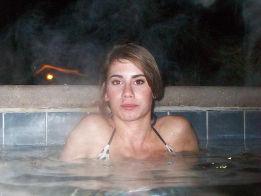 25P Big breast in the Jacuzzi - Llost Camer