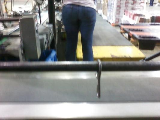 7P Hot black girl with nice ass.