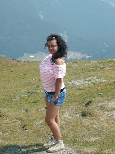 10P Romanian woman: Mariana