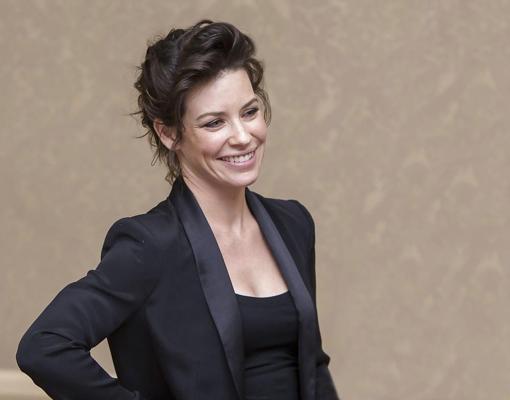 21P Evangeline Lilly ZURÜCK IN SCHWARZ