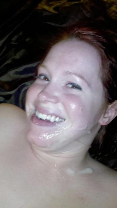 9P Redhead loves her husband