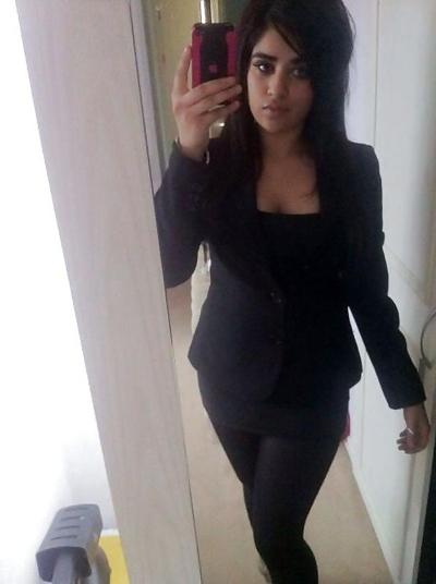 9P UK pakistani girl takes pic for bf (nn)
