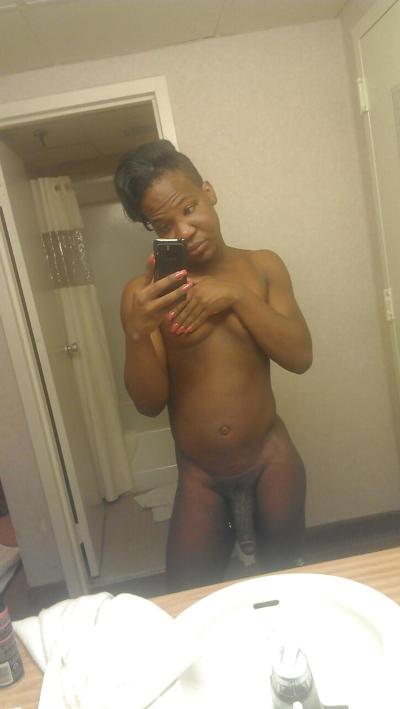 25P BLACK TS BIG DICK HOOD TRANNY