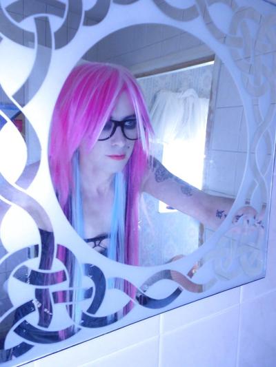 25P Tranny Supersatin Emo Goth Rock Chick Pics 3 ( Face pics )