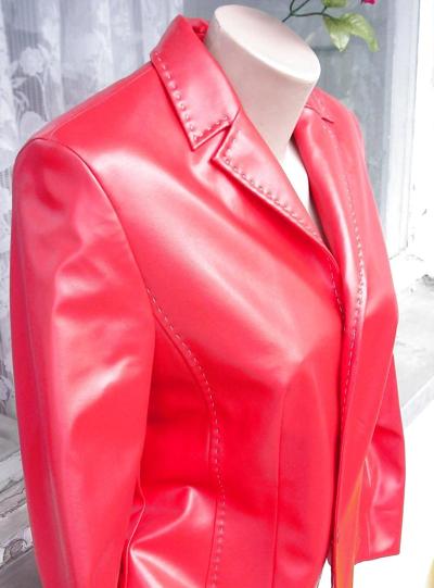 4P Weiches rotes Leder braucht meinen Schwanz