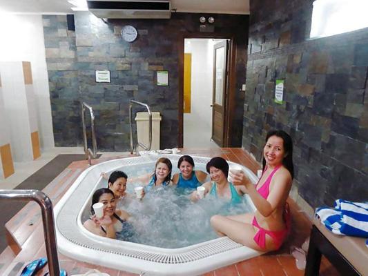 11P Fête de natation d'une MILF philippine