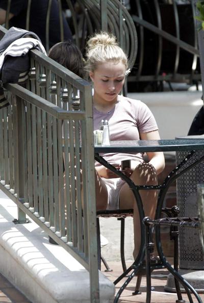 12P Hayden Panettiere Cameltoe und sexy Bilder