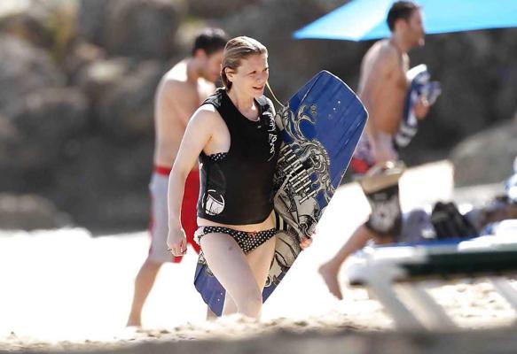 25P Emilia Fox