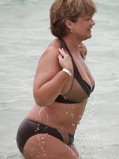 25P Swimsuit mature 2