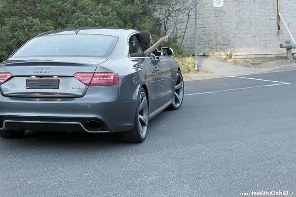 16P Hairy Taliah and her lesbian friends on Audi