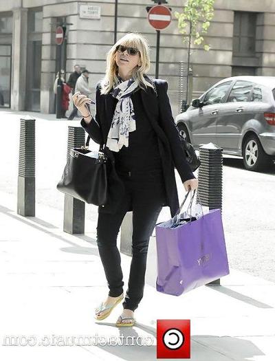 11P Zoe Ball
