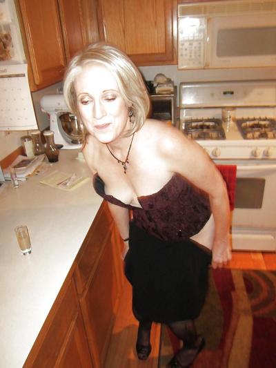 25P Very sexy British women (non nude)