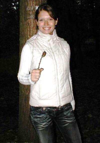 12P Fotos privadas de una jovencita cachonda de pelo corto