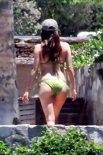 11P Eva Longoria dans une photo de butin en bikini