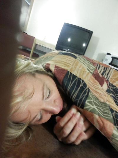 6P Baiser une femme chaude