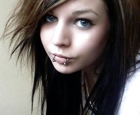25P Emo girls
