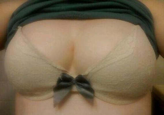 5P MY 24yr old MILF titts, please cum on them