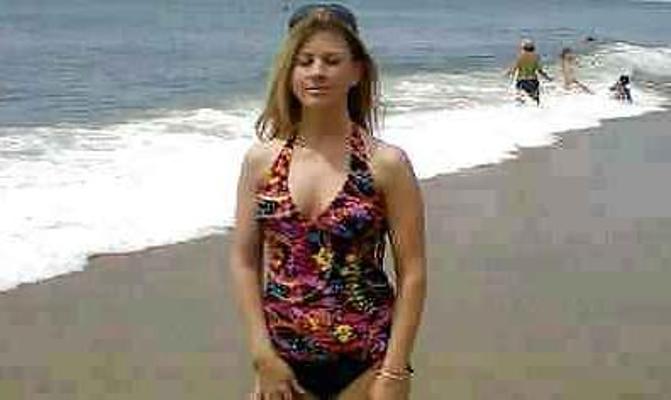 13P OHIO NURSE AprilClements nude stripteasing