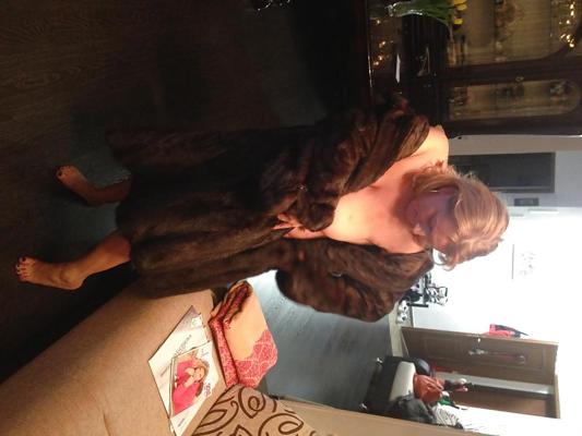 25P Busty in fur