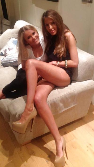 25P Sexy long legs