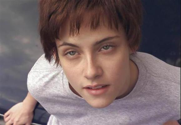 10P Kristen Stewart mit kurzen Haaren – The Cake Eaters – 2007
