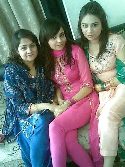 25P Desi beauty in SILK 2