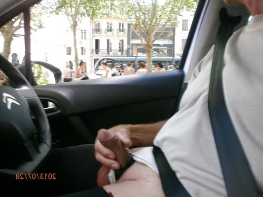 8P Public exhib outddor sexe cock dick queue