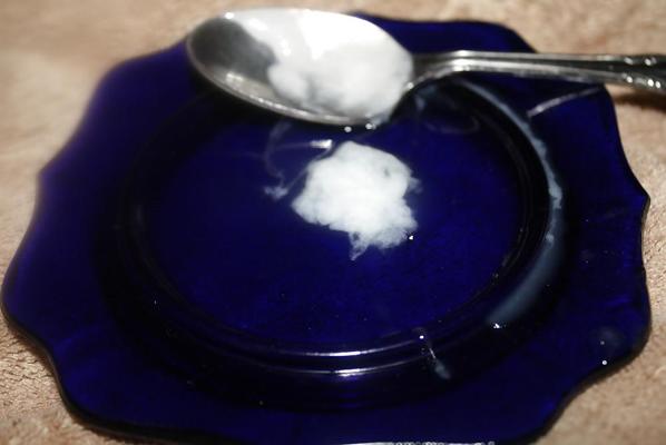 22P Lots of oil on my cock and cum on a spoon. Eatmysperm :)