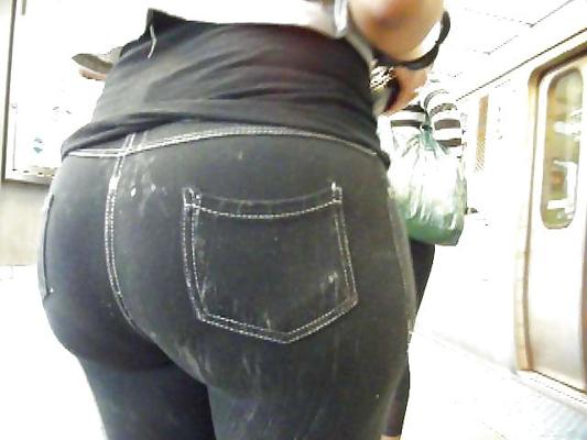 25P Big butt voyeur