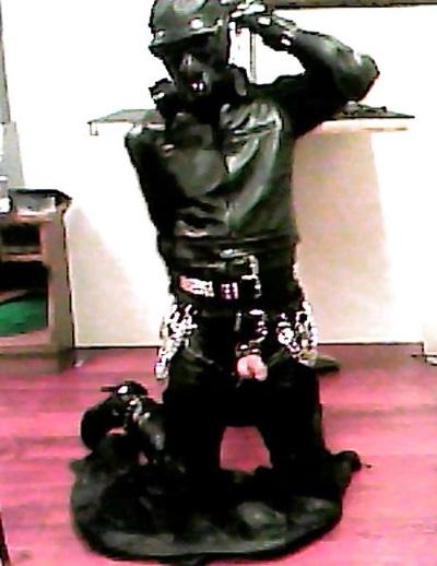 10P Leather Jerkoff Session 3