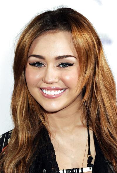 7P Sperme sur Miley Cyrus