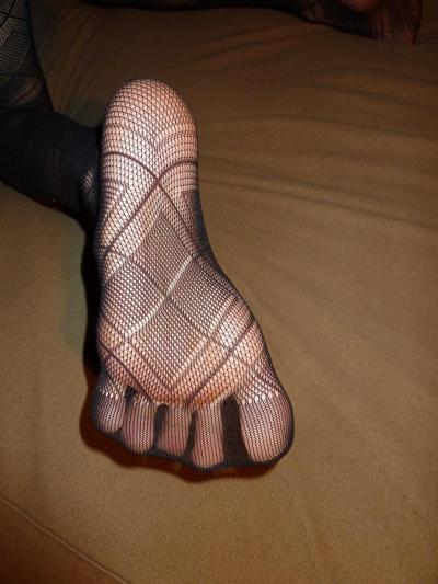 6P Want foot worship stockings