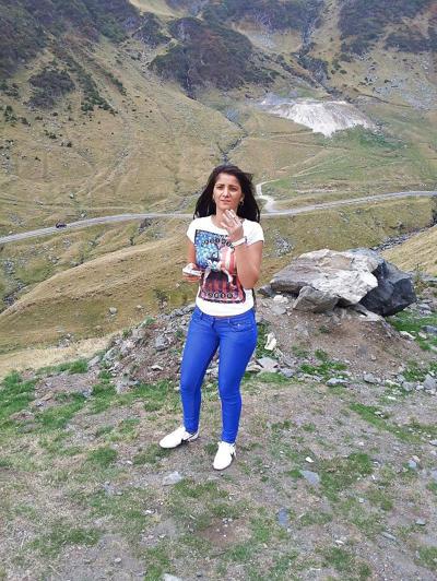 11P Romanian girl: Gabriela