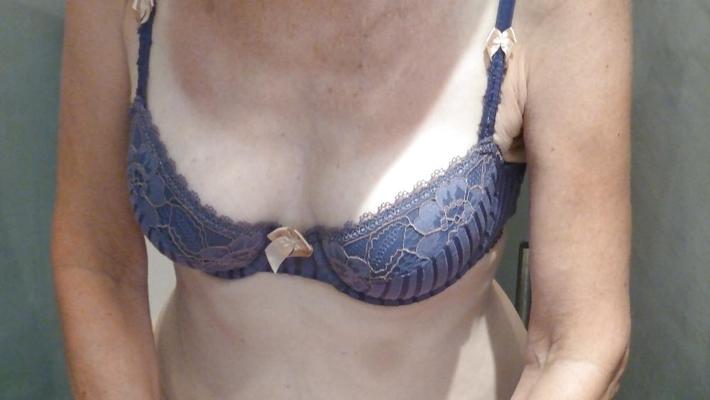 7P My wife so pretty in her violet underwears