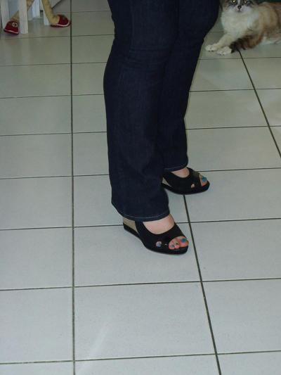 10P Shoes and feet on the street