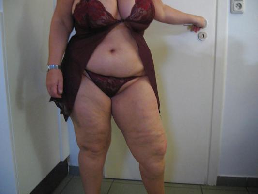 5P Meine BBW-Frau, verpackt in Rot und Dunkelrot